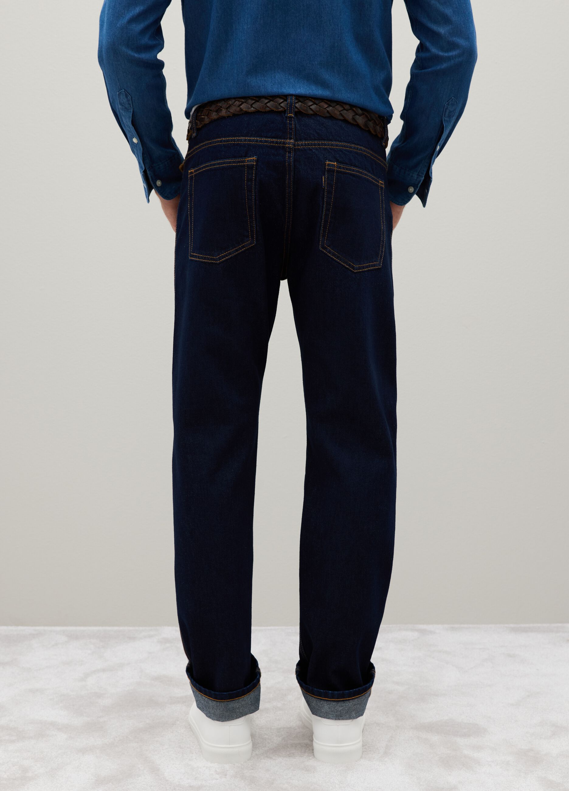 Pure cotton blue jeans with regular fit
