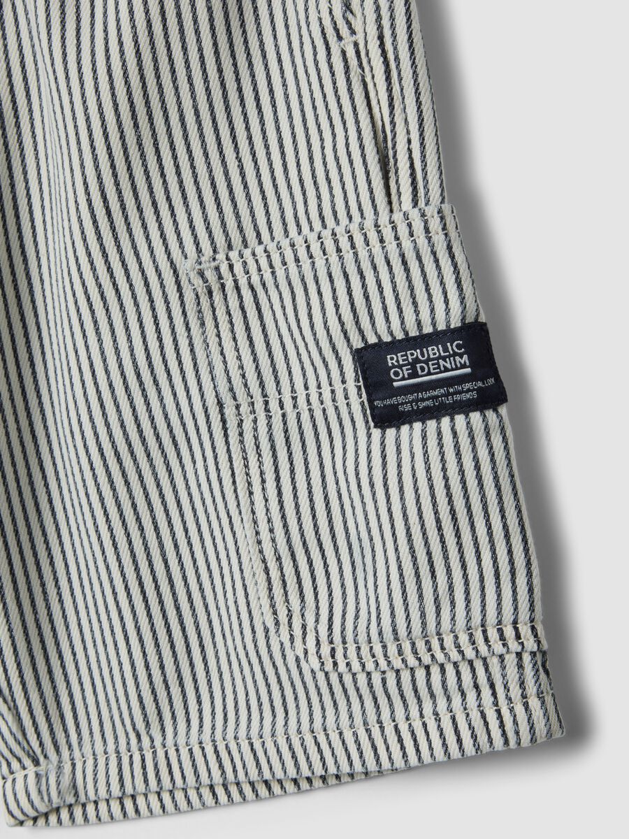 Boys&rsquo; regular-fit pure cotton multicolour striped cargo shorts_2