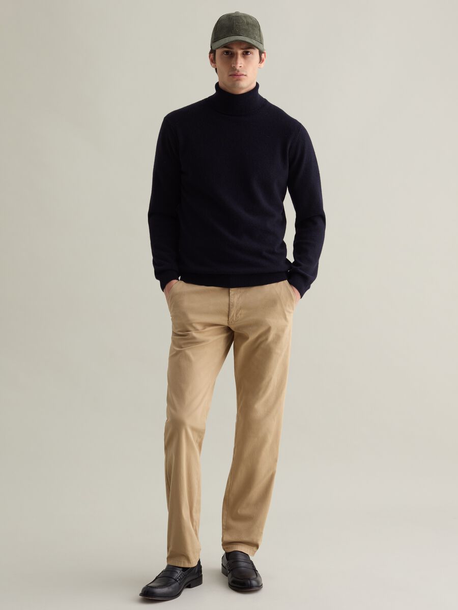 Lambswool pullover with high neck_1