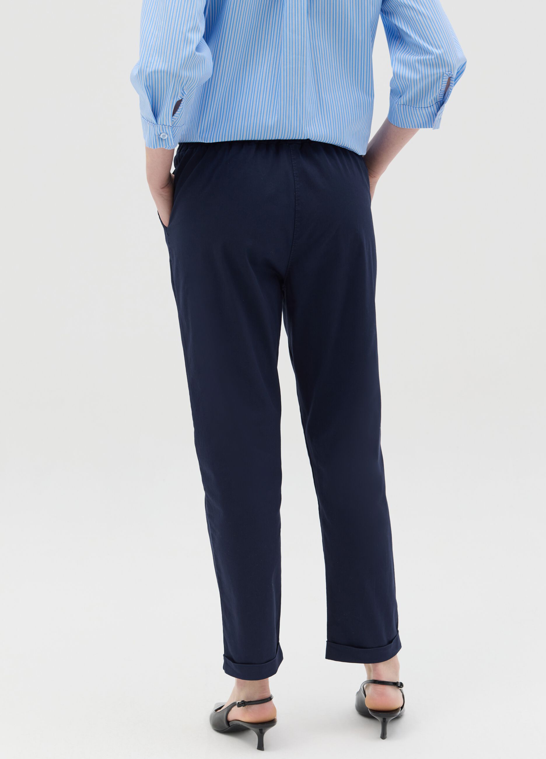 Blue cropped trousers in stretch cotton