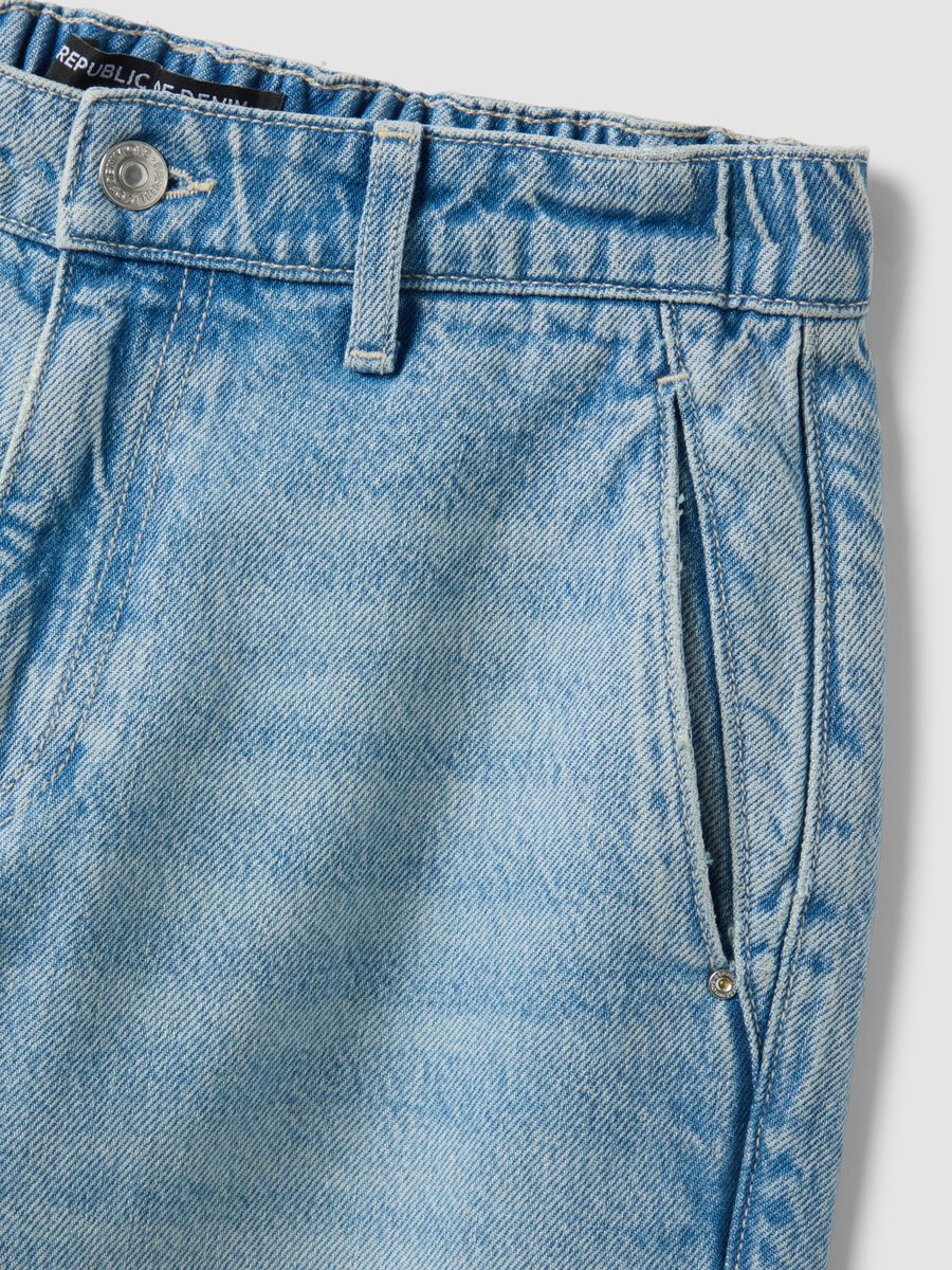 Light blue pure cotton denim carrot-fit jeans_5