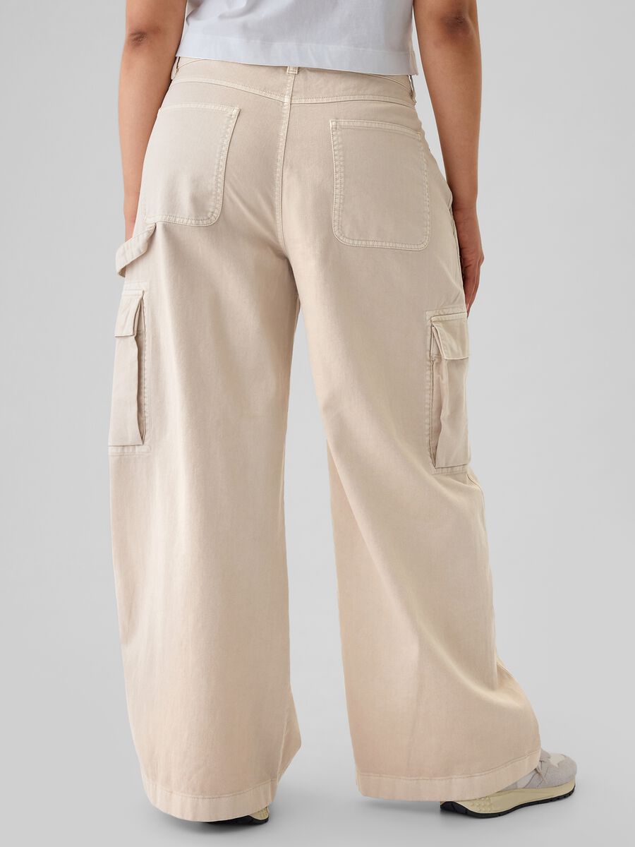 Baggy-fit cargo trousers_6