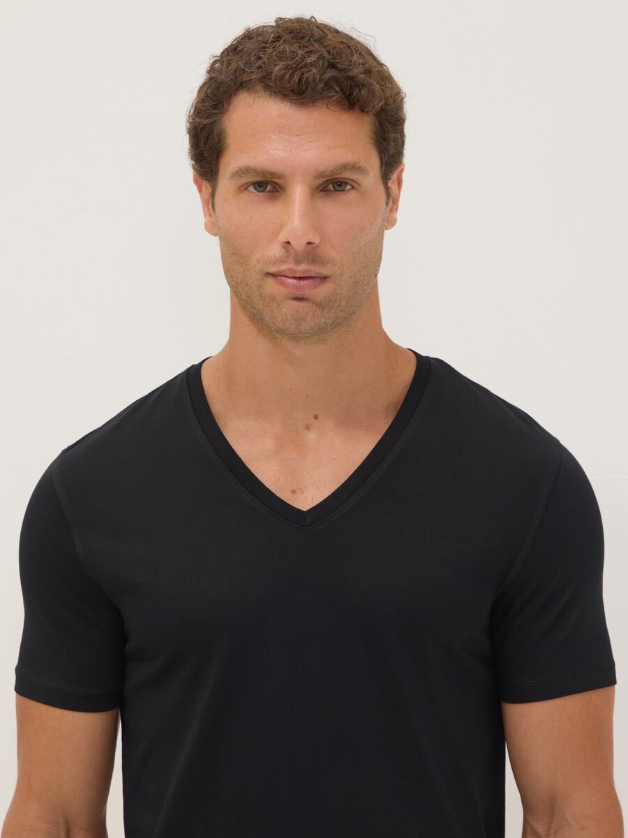 Black Supima cotton V-neck T-shirt, regular fit_1