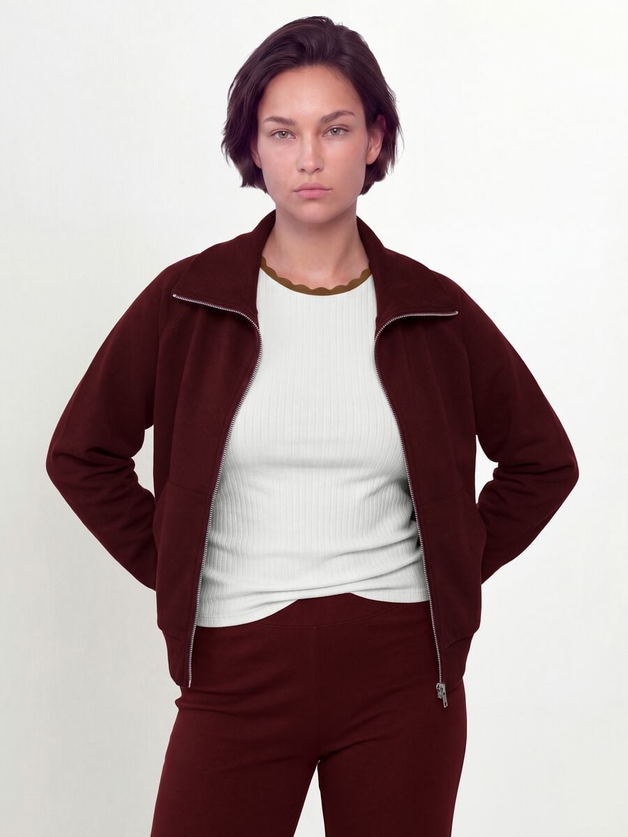 Felpa rossa in viscosa elasticizzata con dolcevita regular fit_0