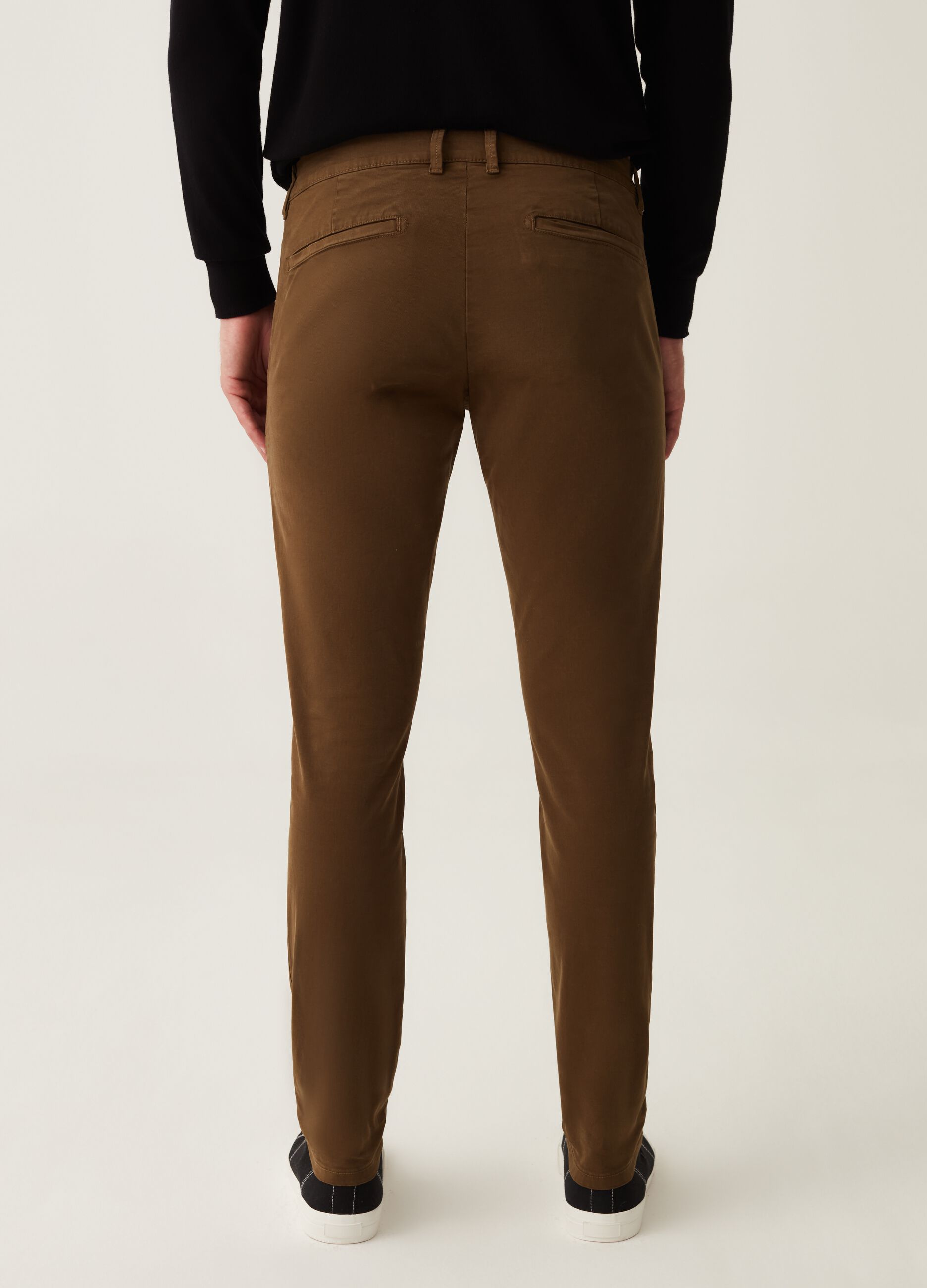 Pantaloni chino in cotone stretch_2