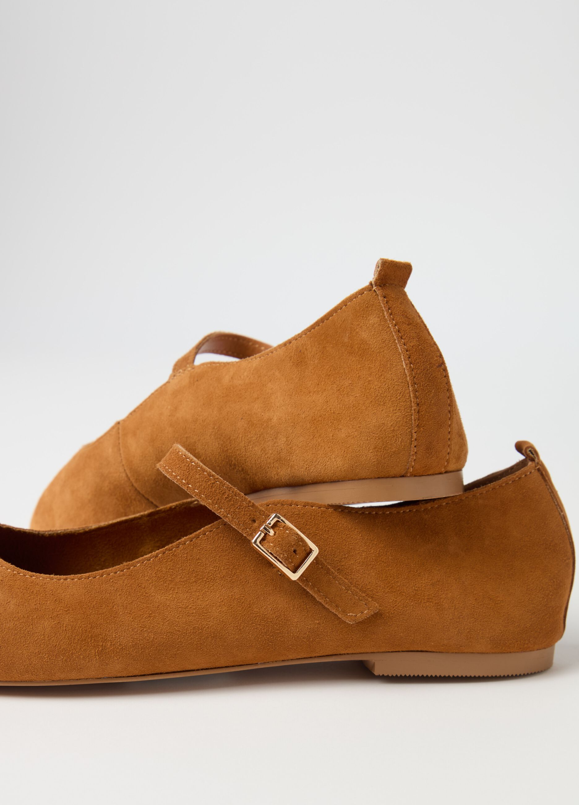 Ballerina a punta in suede
