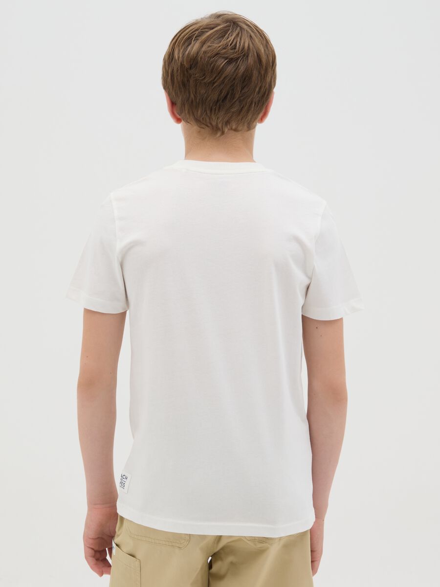 White T-shirt with writing_1