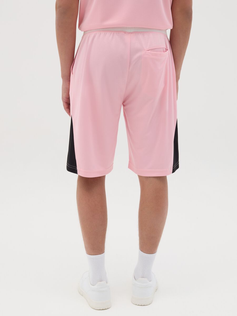 Pink Bermuda joggers with black details_3