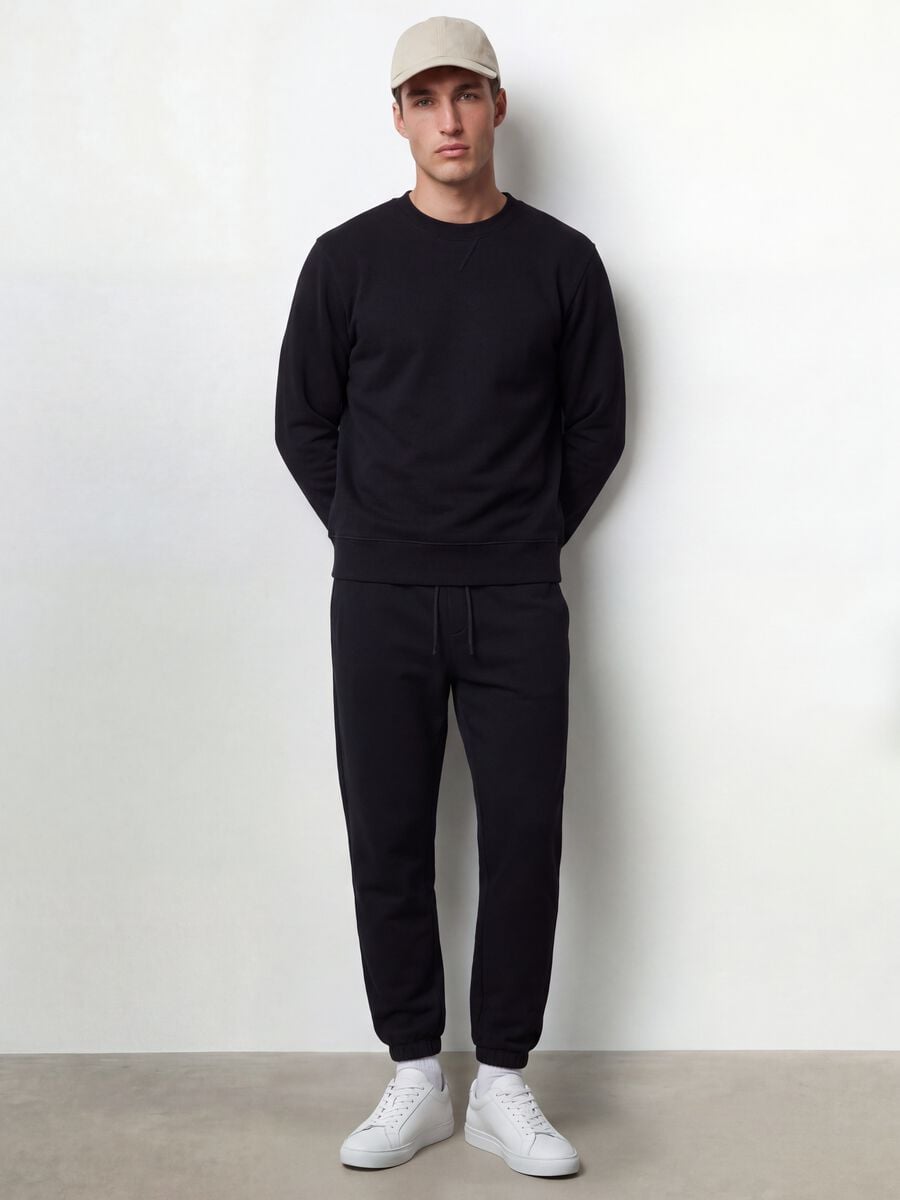 Felpa nera girocollo in misto cotone regular fit_1