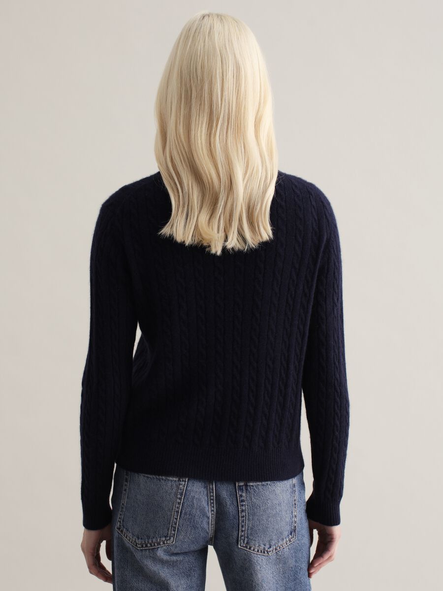 Cardigan in cable-knit cashmere_3