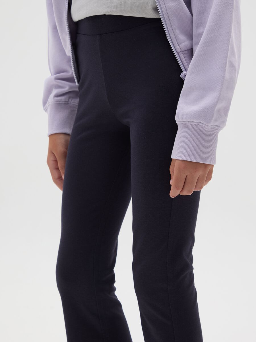 Girls' blue stretch cotton trousers in regular fit_3
