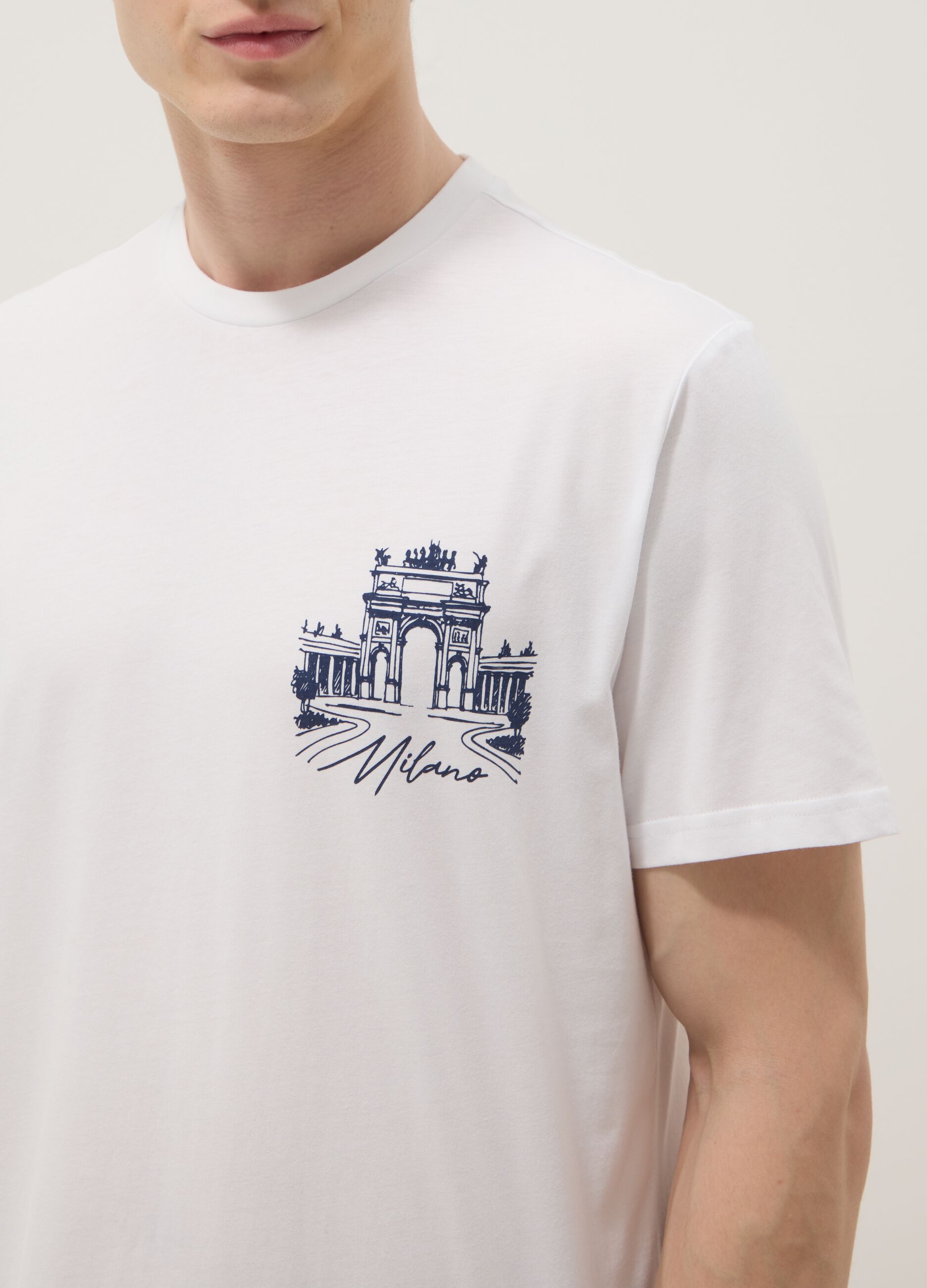 White pure cotton T-shirt with chest print, regular fit