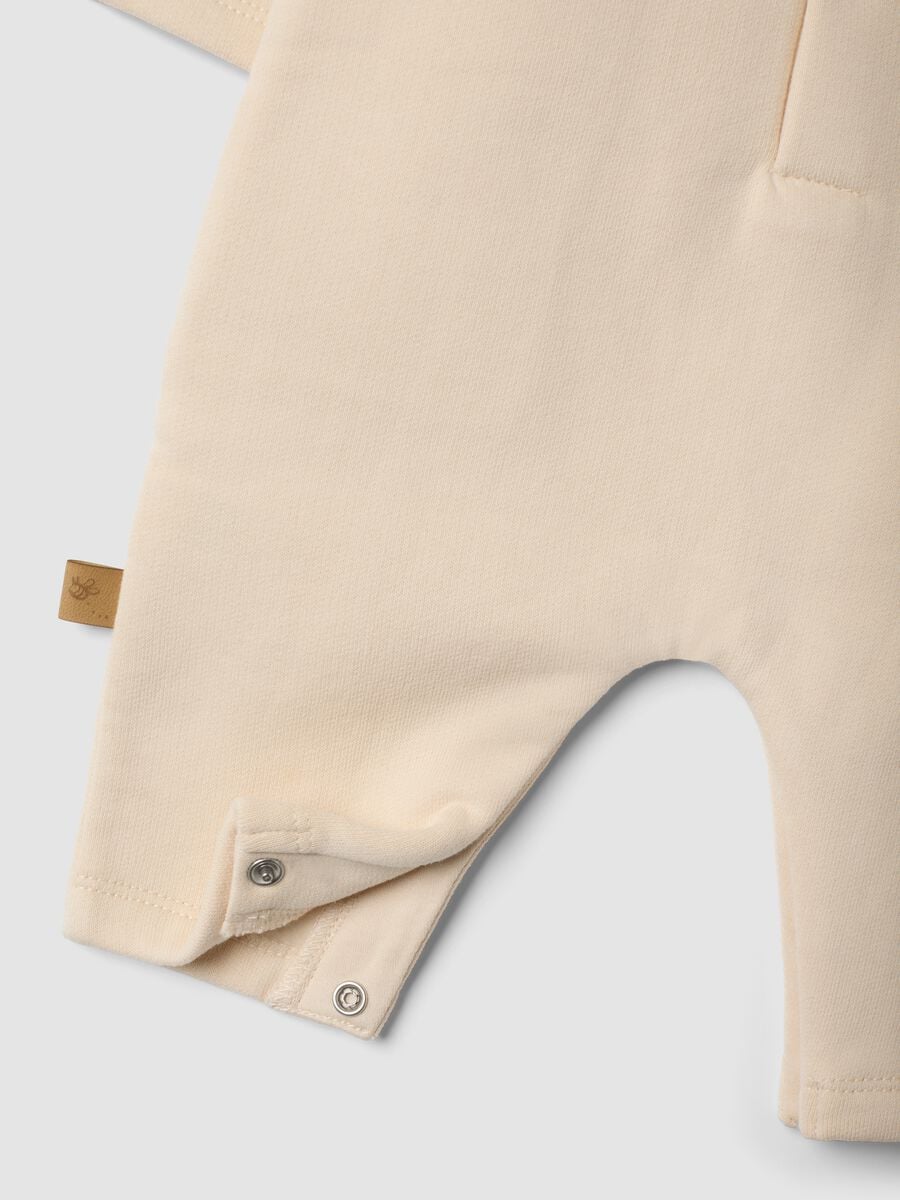 Tutina beige in puro cotone organico con stampa Winnie the Pooh_2