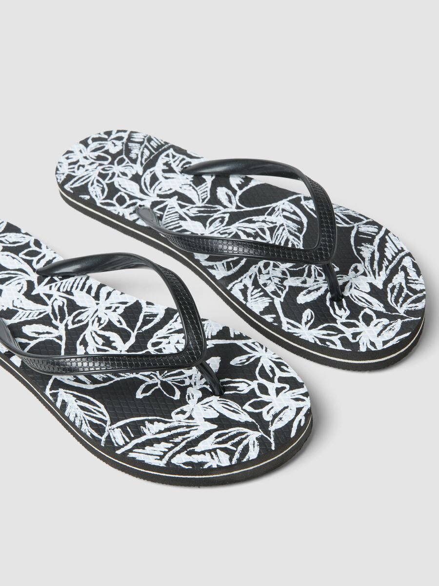 Infradito multicolor con fantasia floreale_1