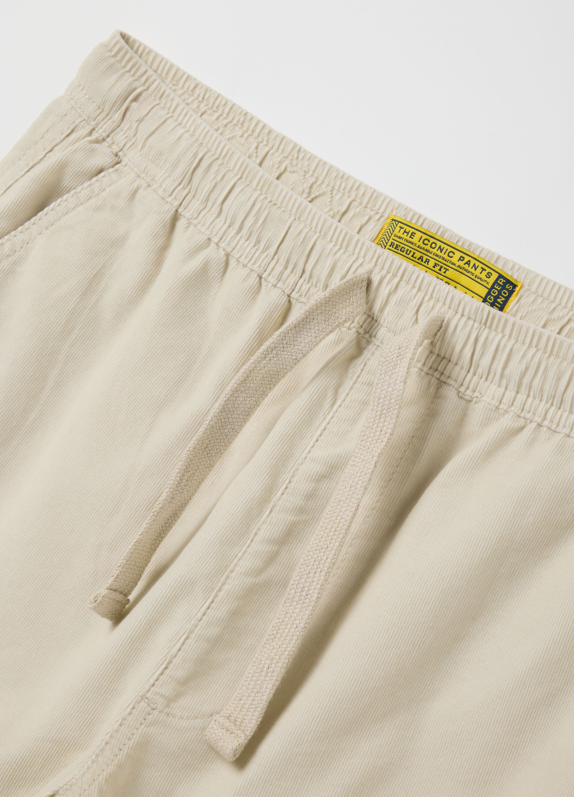 Cream-coloured corduroy Bermudas