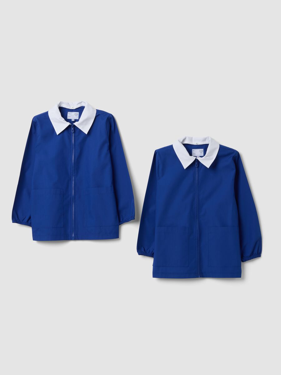 2-pack of blue school aprons with zip and white collar for boys_0