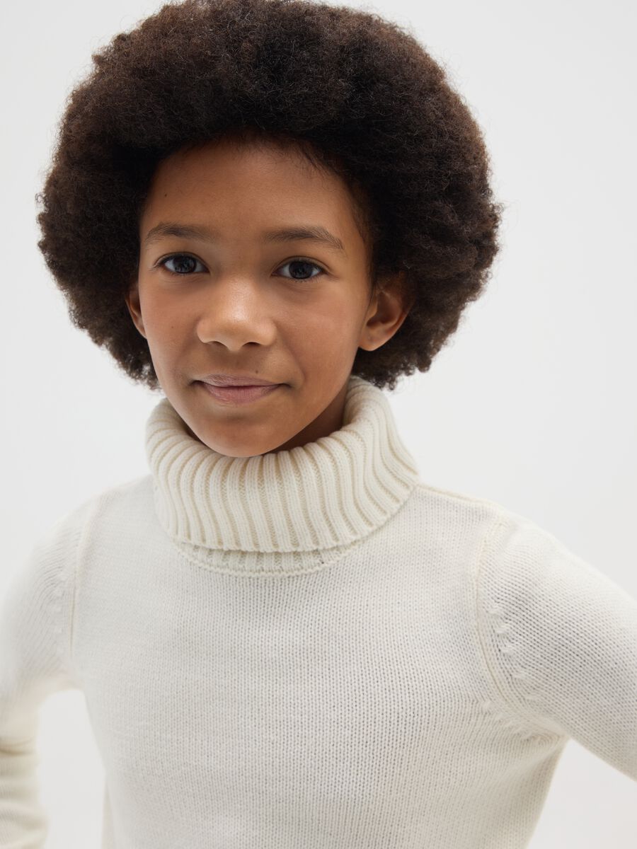 Maglione a collo alto bianco da ragazza regular fit_2
