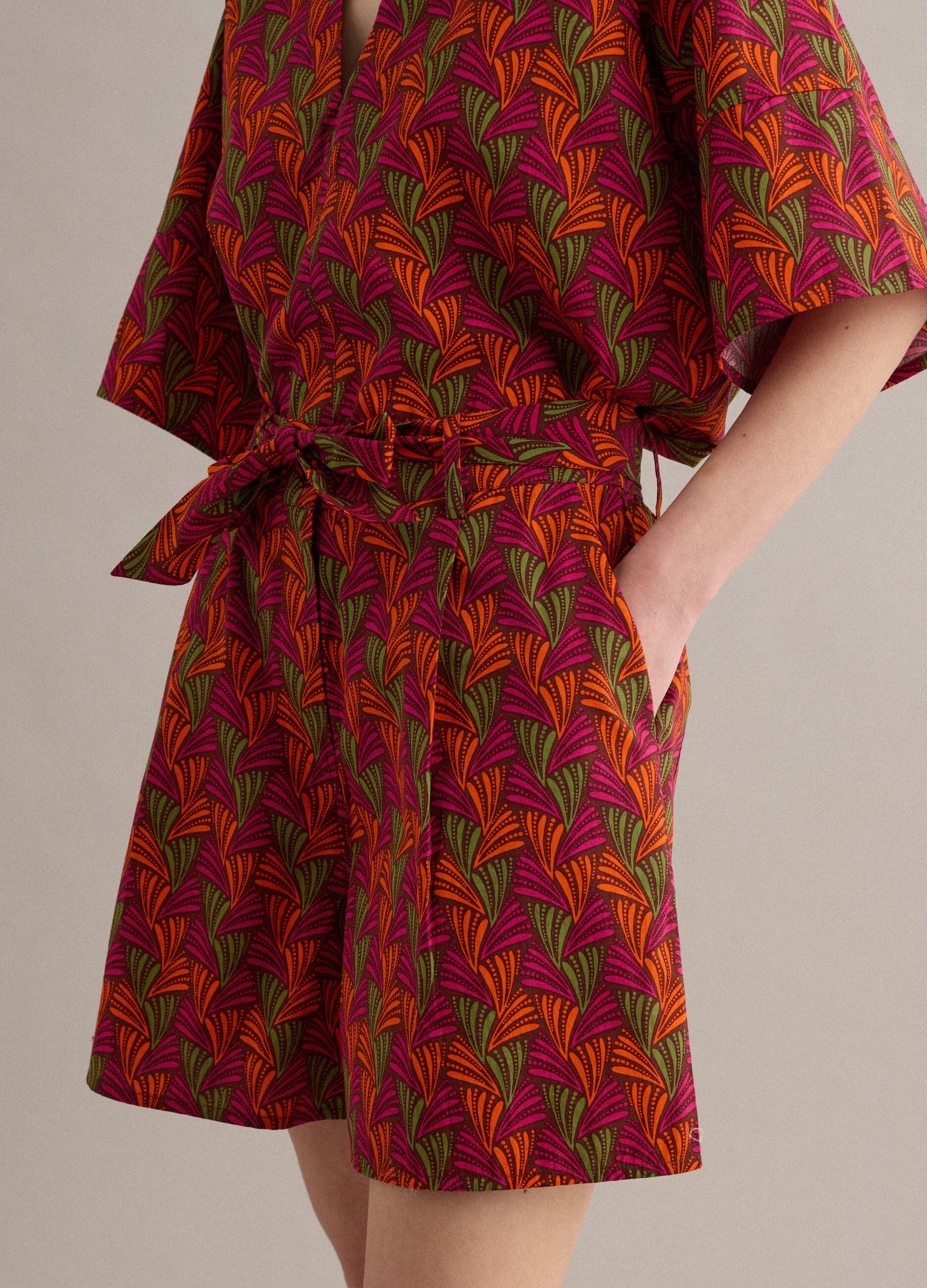 Shorts rossi in puro cotone con stampa