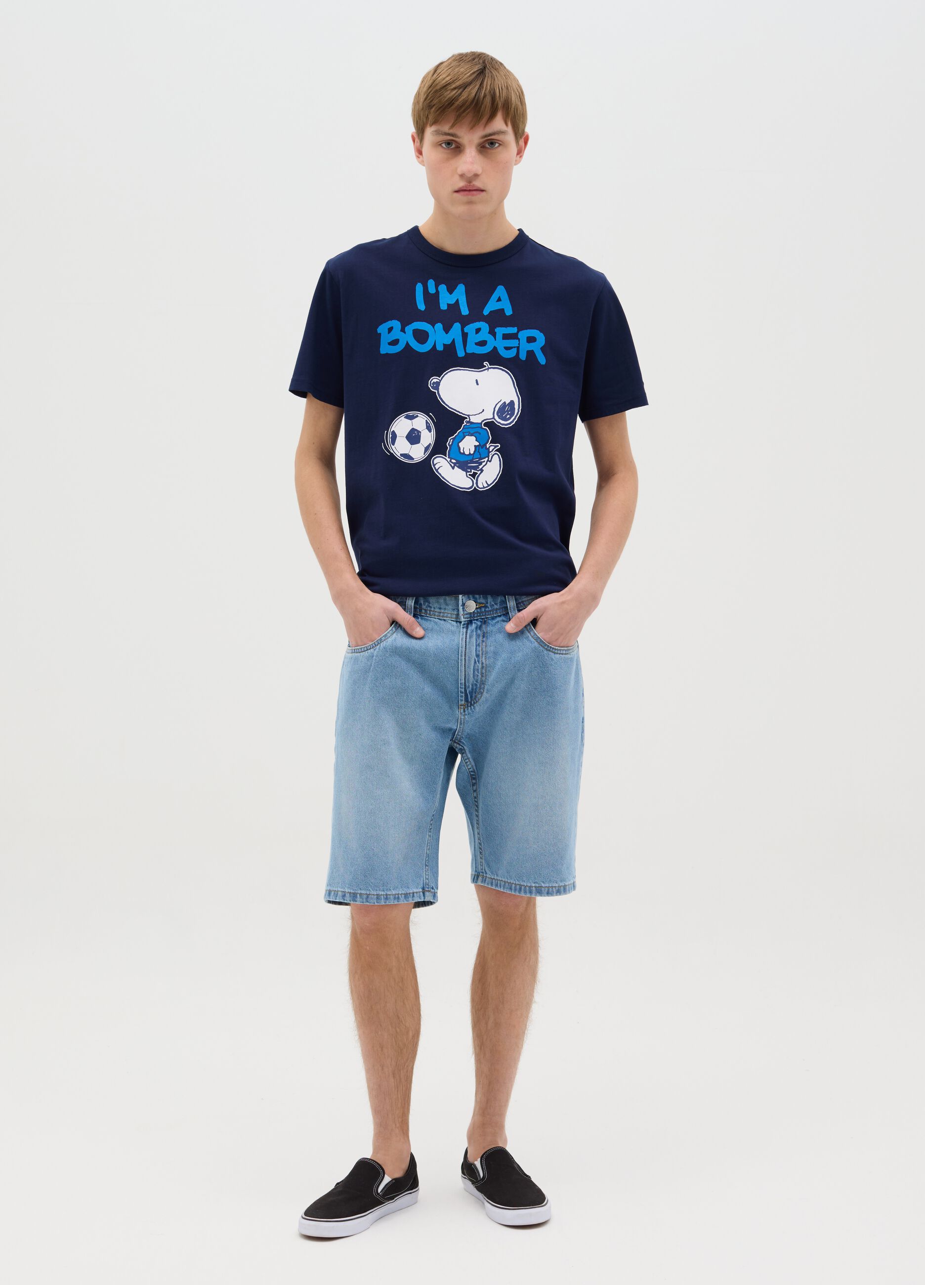 Blue T-shirt with Snoopy footballer print