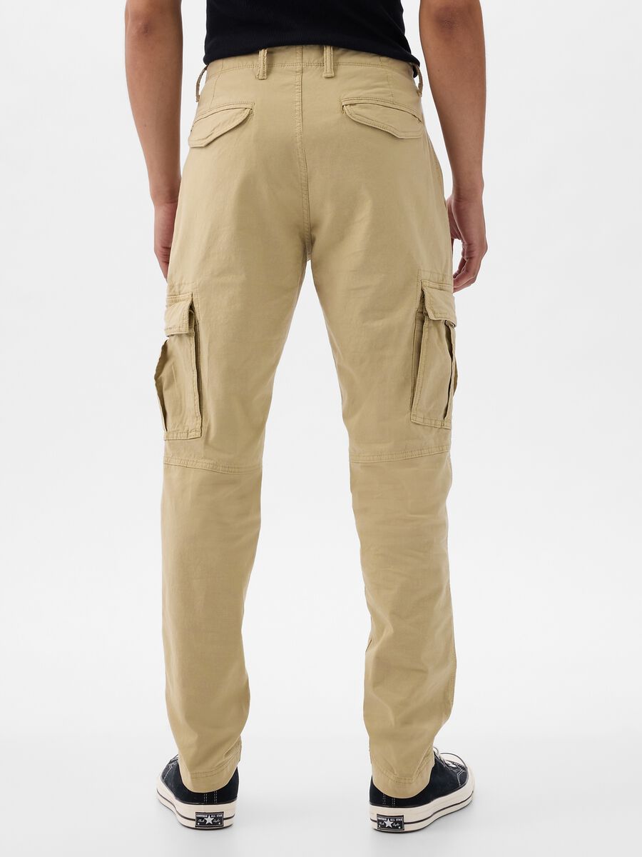 Pantalone cargo in cotone stretch_3
