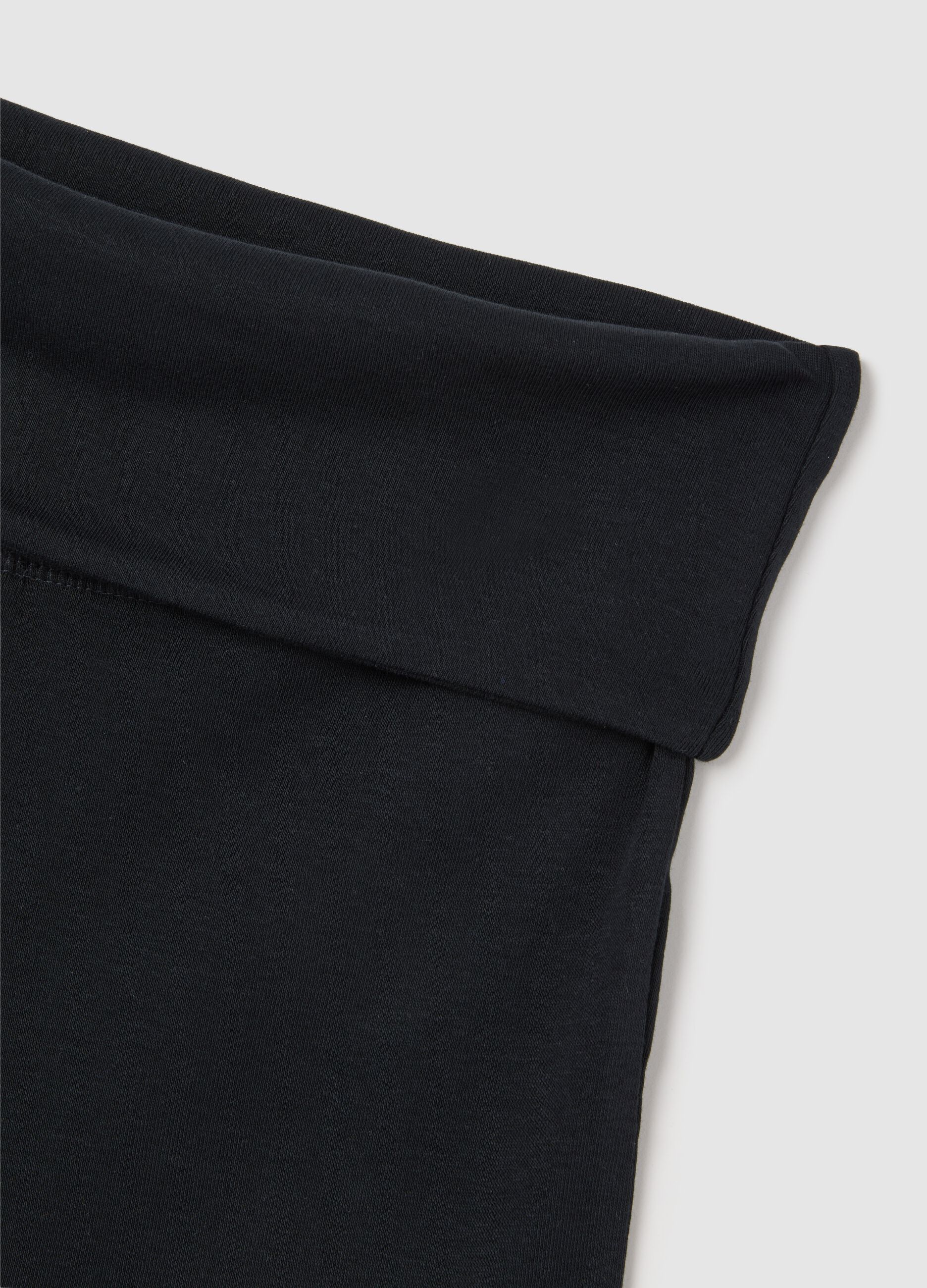 Women's pure cotton black slim fit shorts with turnover