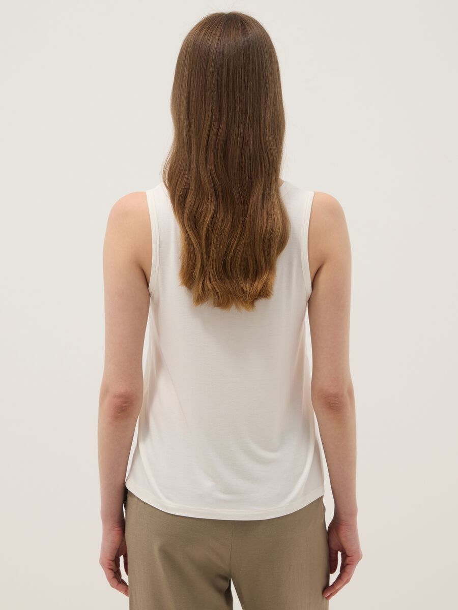 Tank top bianco in viscosa elasticizzato regular fit_3