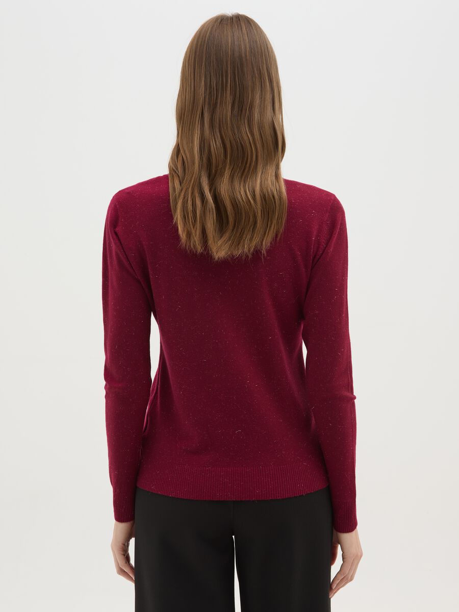 Burgundy sweater with round neckline_2