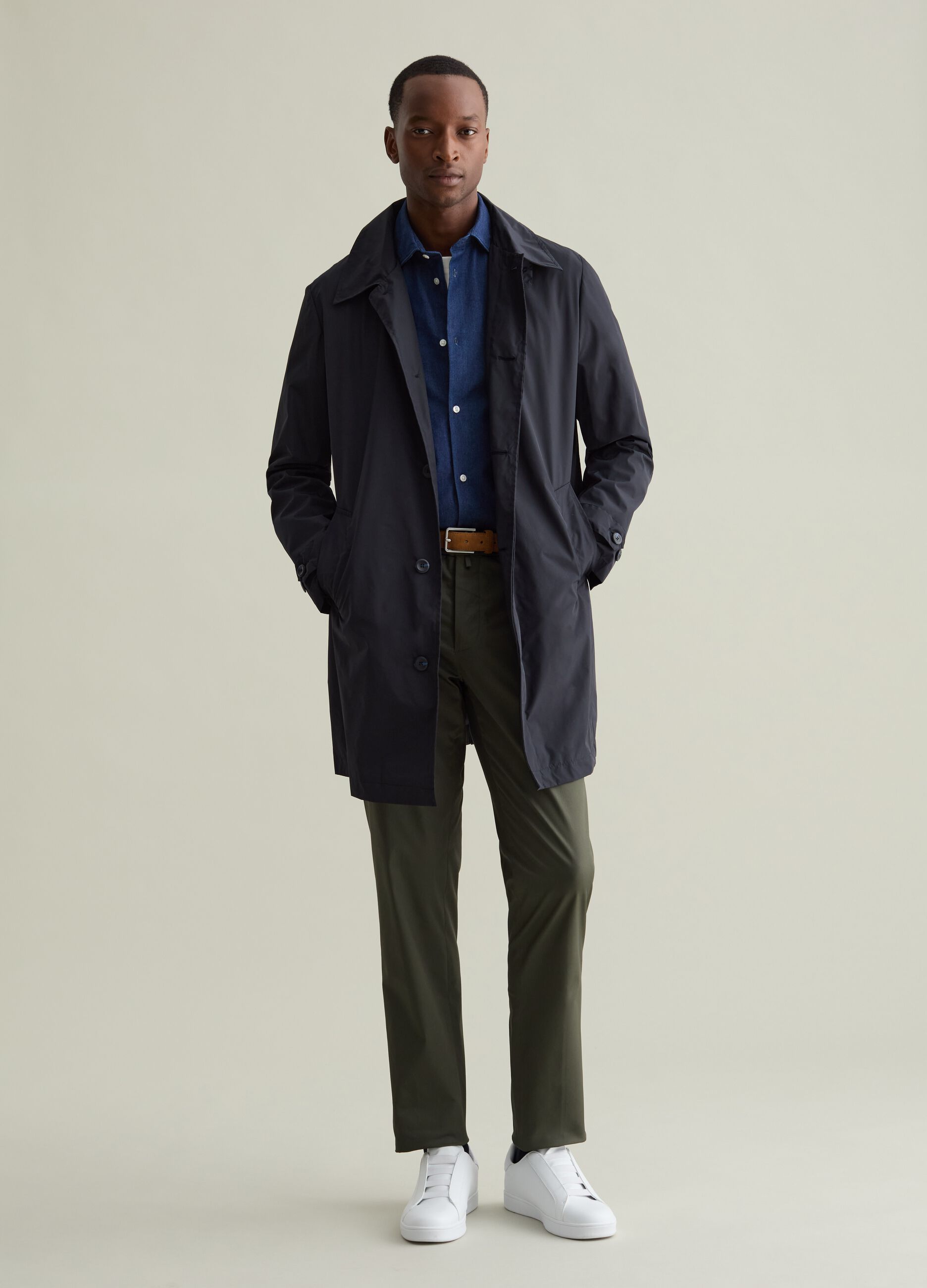 Trench coat with collar