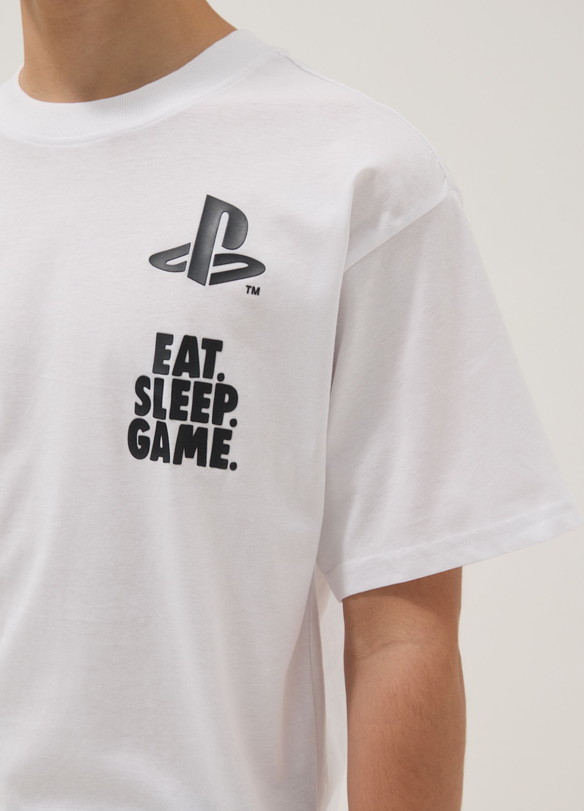Boys&rsquo; white PlayStation logo T-shirt in pure cotton, relaxed fit