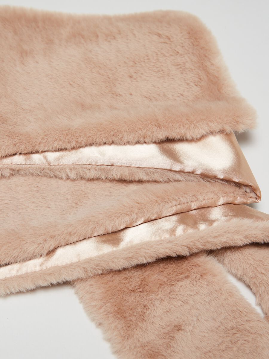 Sciarpa in eco pelliccia_2