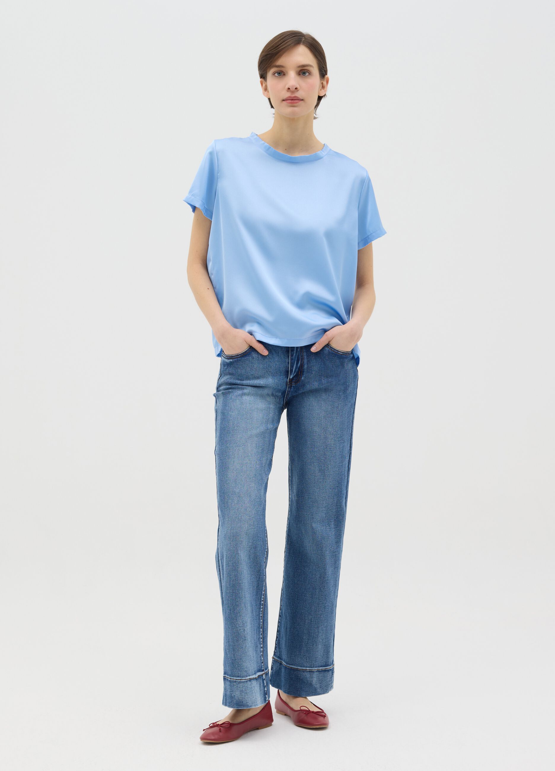 T-shirt in satin azzurra