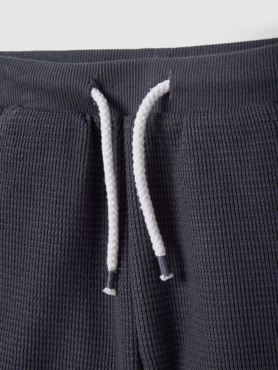 Grey pure cotton shorts with elasticated waist for boys, regular fit_2