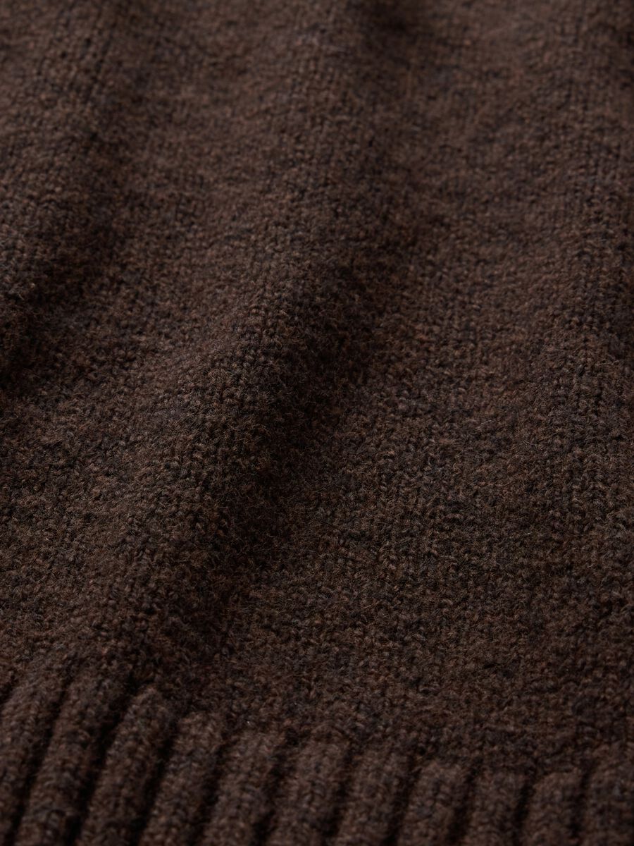 Pullover with round neck and raglan sleeves_4