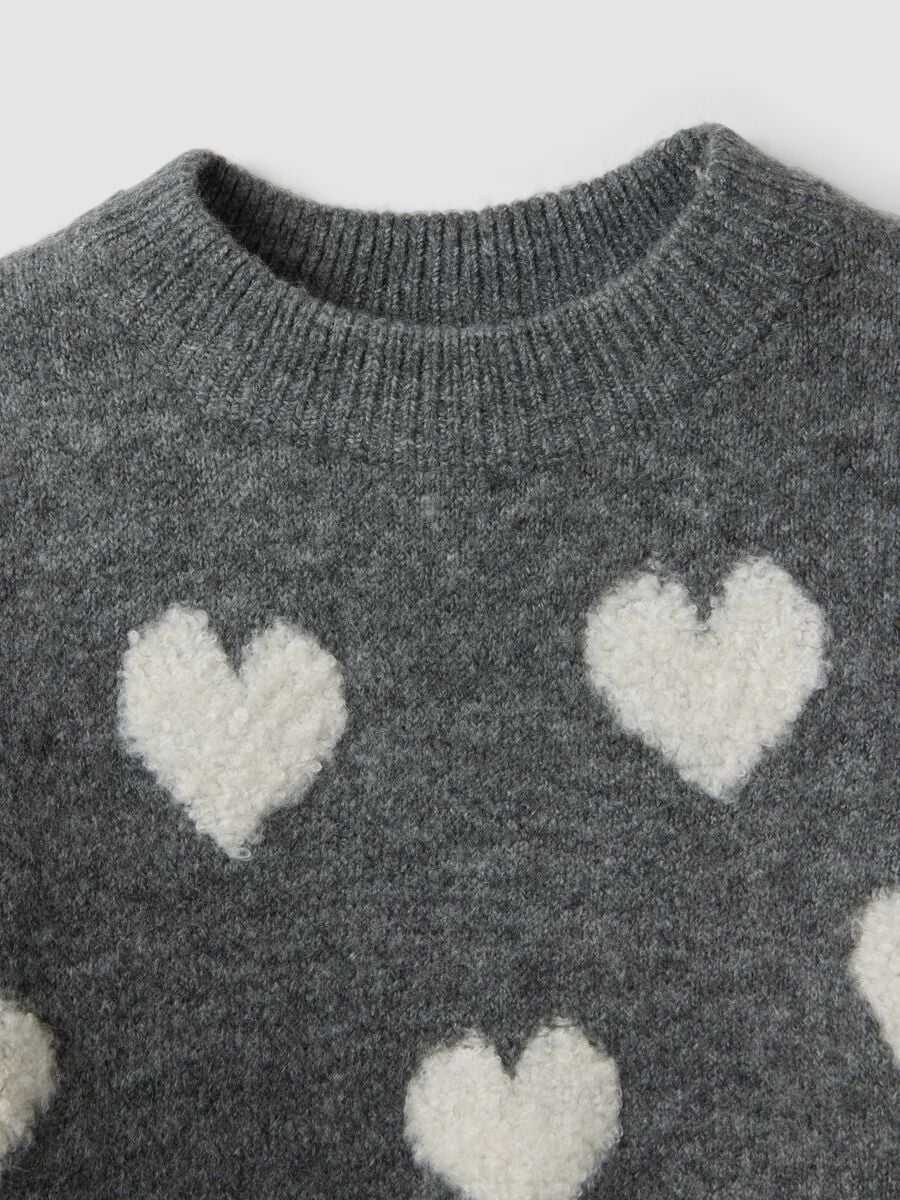 Maglia grigia melange in tessuto elasticizzato girocollo con cuori_5