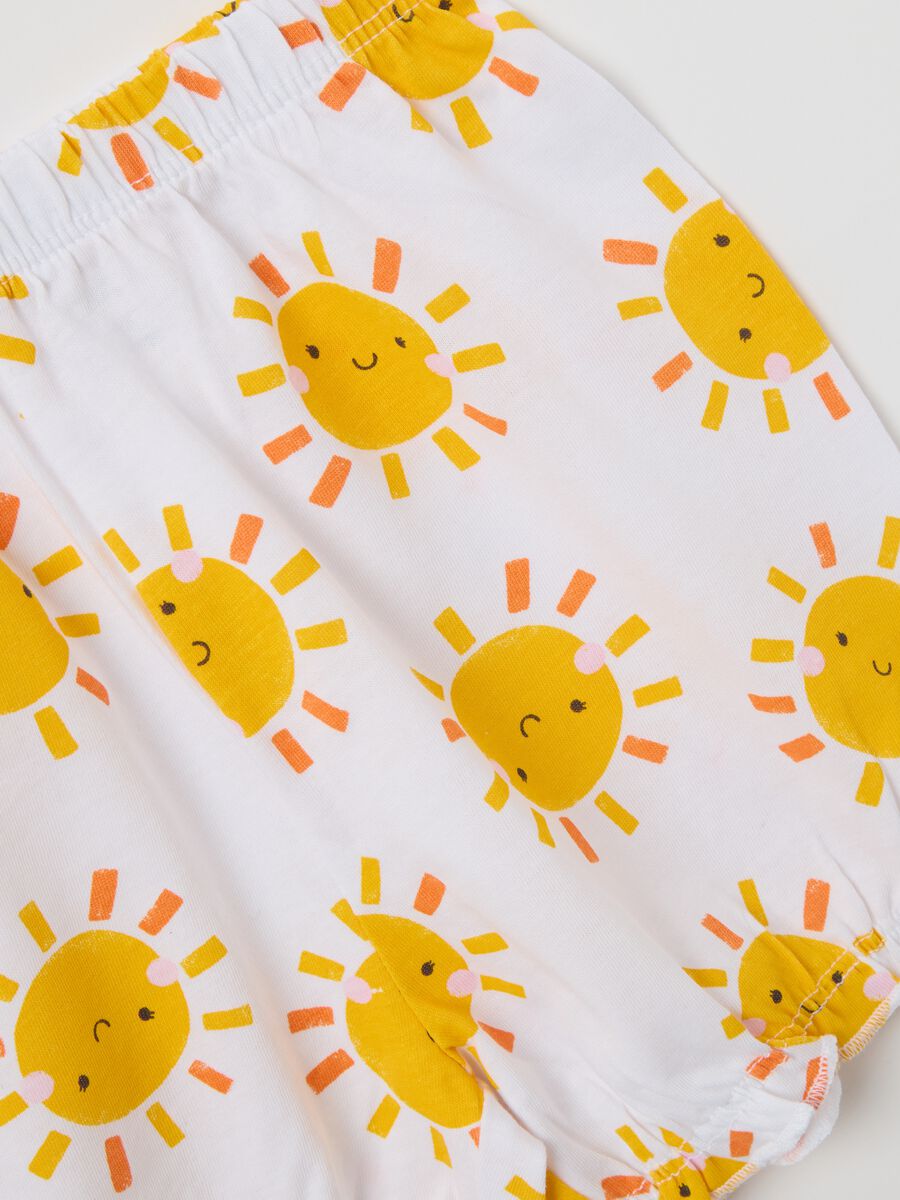 White pyjamas in cotton with sun print_3