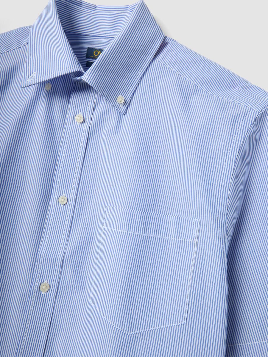 Camicia azzurra a righe a maniche corte regular fit_1