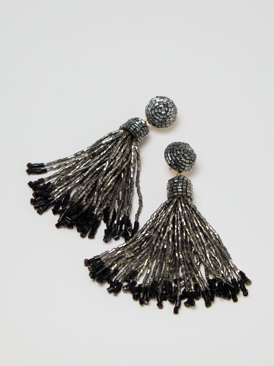 Grey pendant earrings with beads and fringing_2