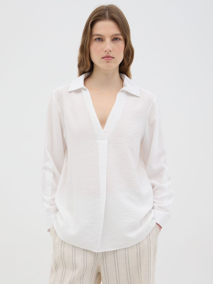 Women's white blend V-neck regular fit shirt_0