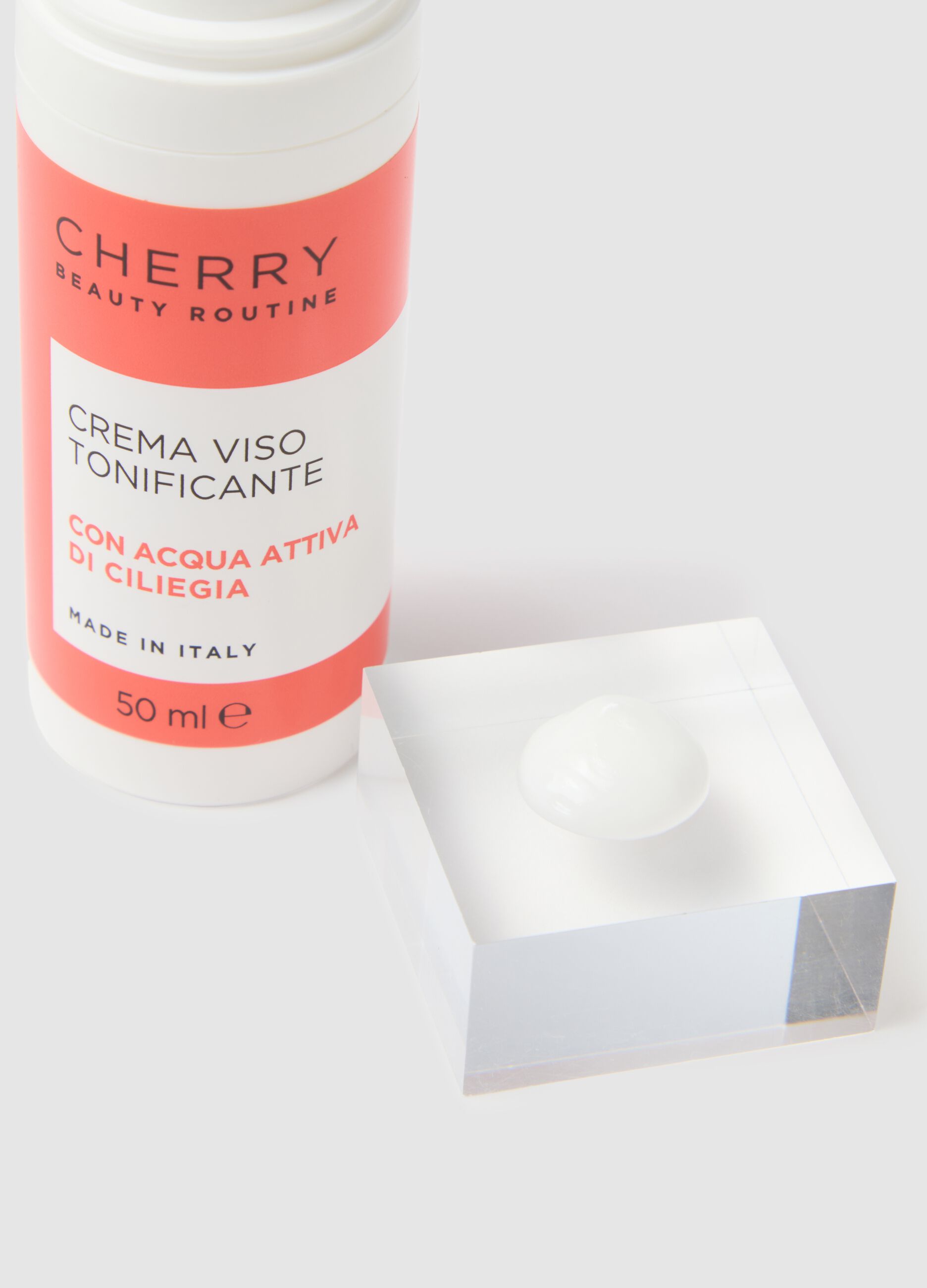 Revitalising Face Cream with Cherry Water