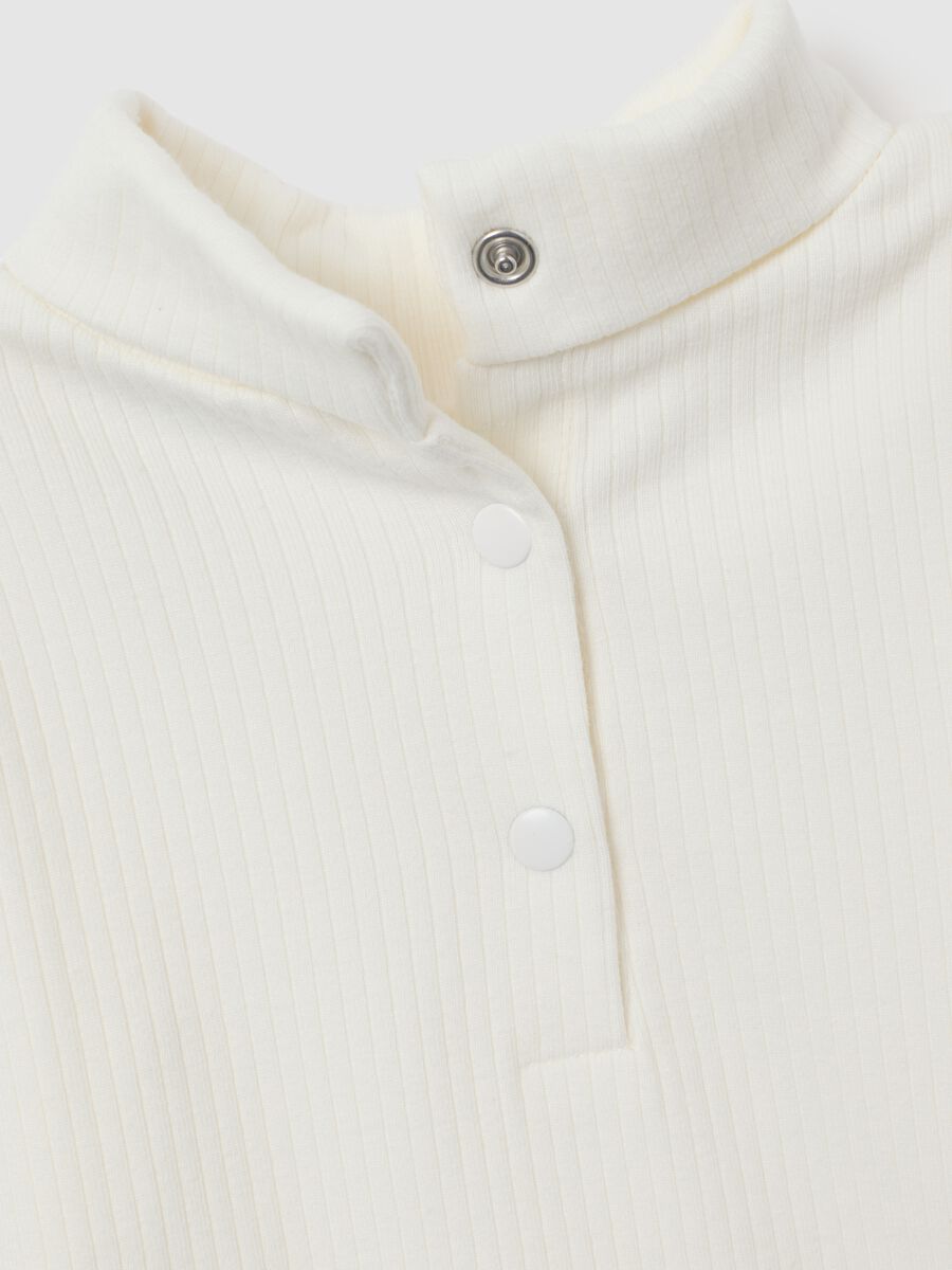 Girl's white regular fit cotton blend top_3