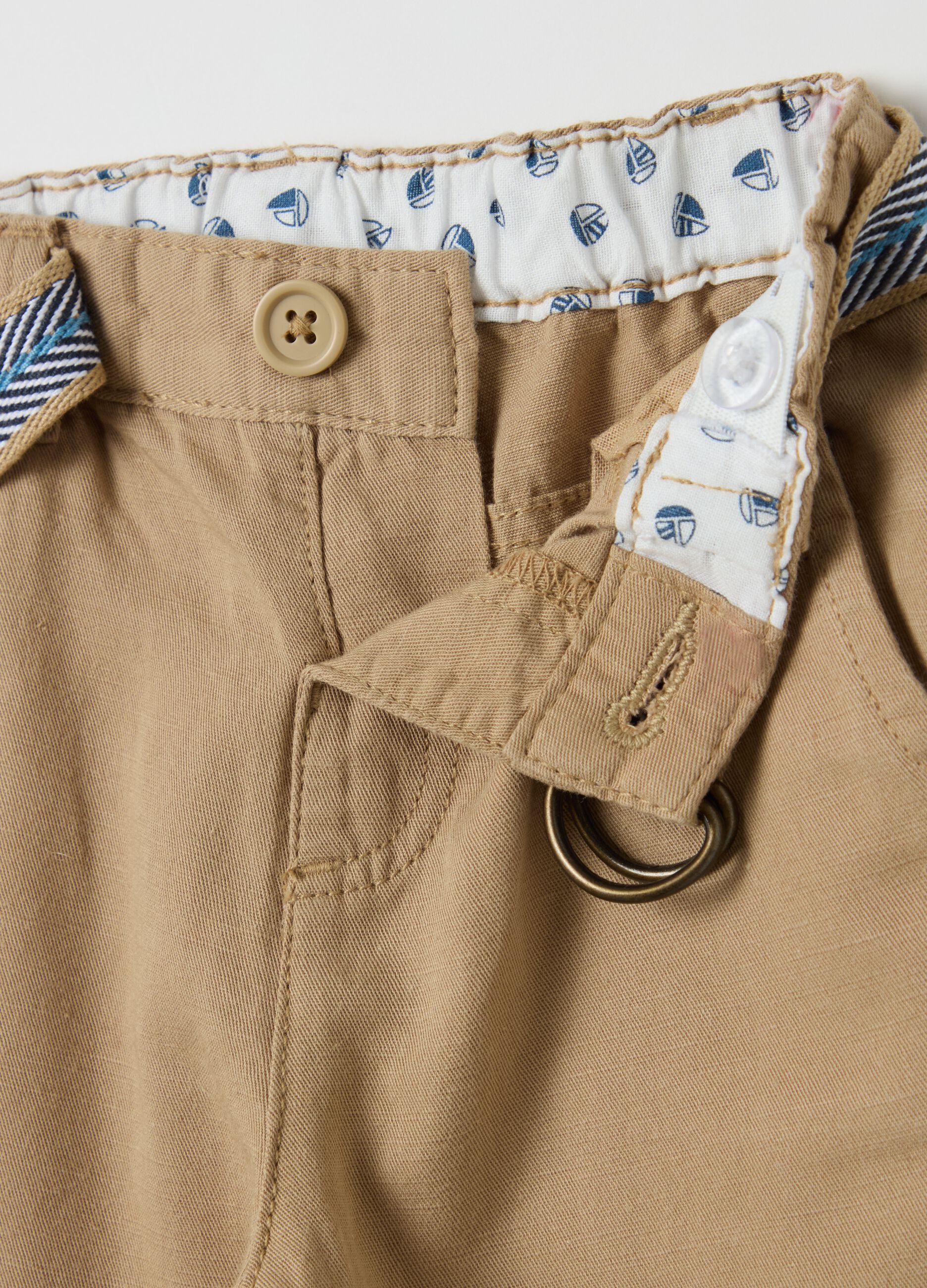 Chino trousers with belt