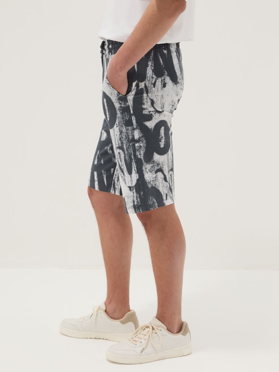 Boy's pure cotton shorts with multicolour print, regular fit_2