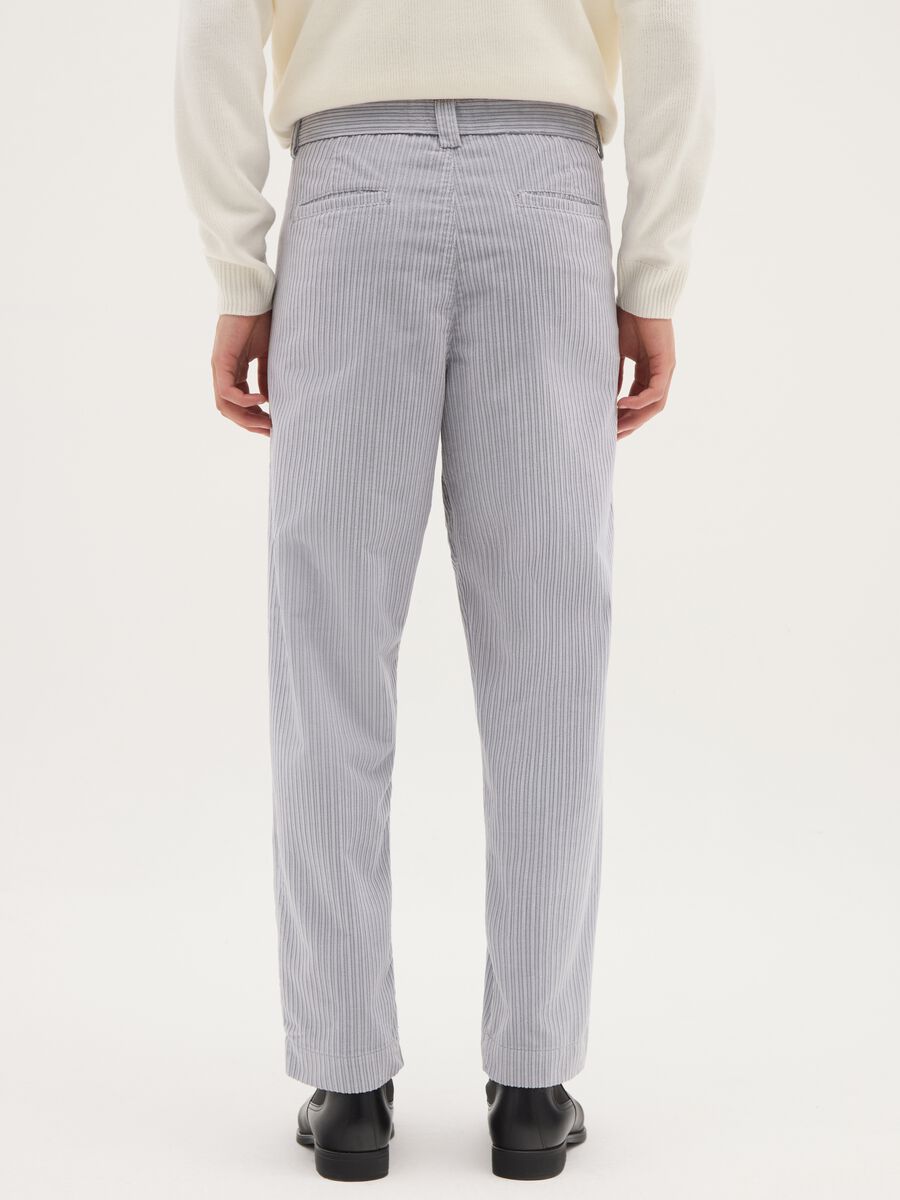Grey cotton blend regular fit chino trousers_2
