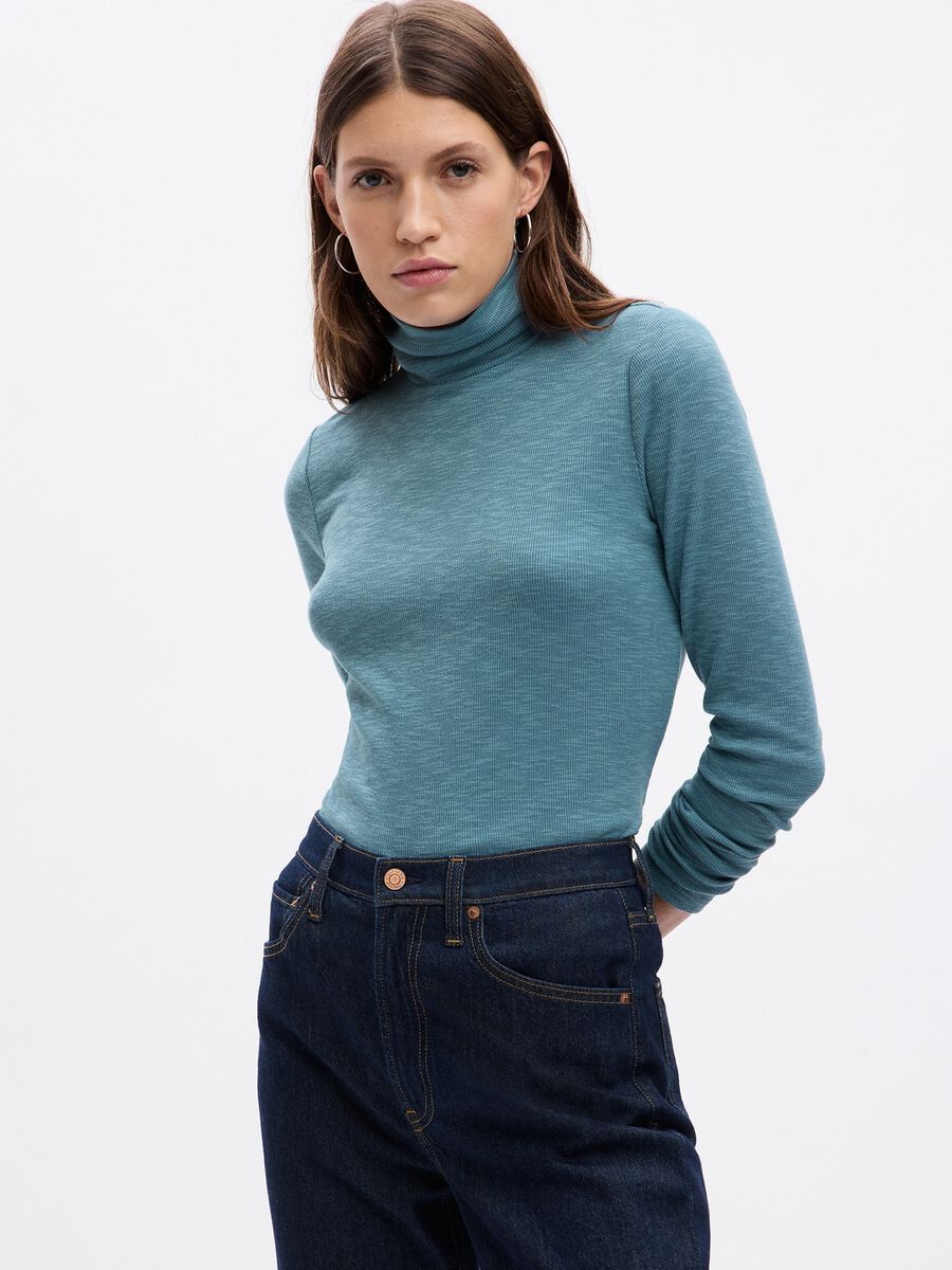 T-shirt a costine sottili con collo alto_0