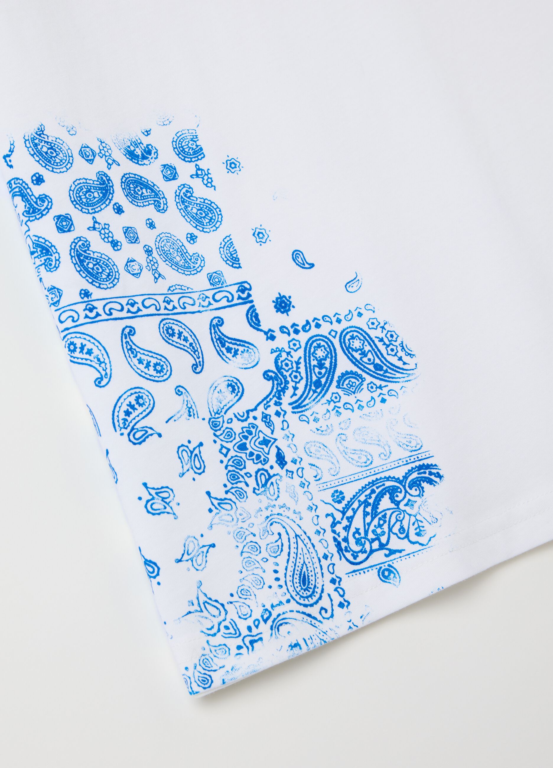 Cotton T-shirt with round neck