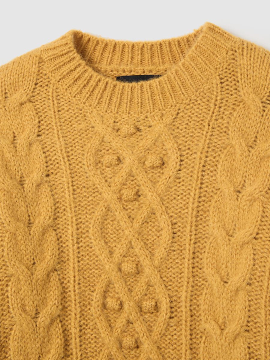 Yellow regular fit sweater with round neckline_5