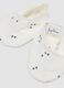 Set bianco con berretto e scarpine stampate_2