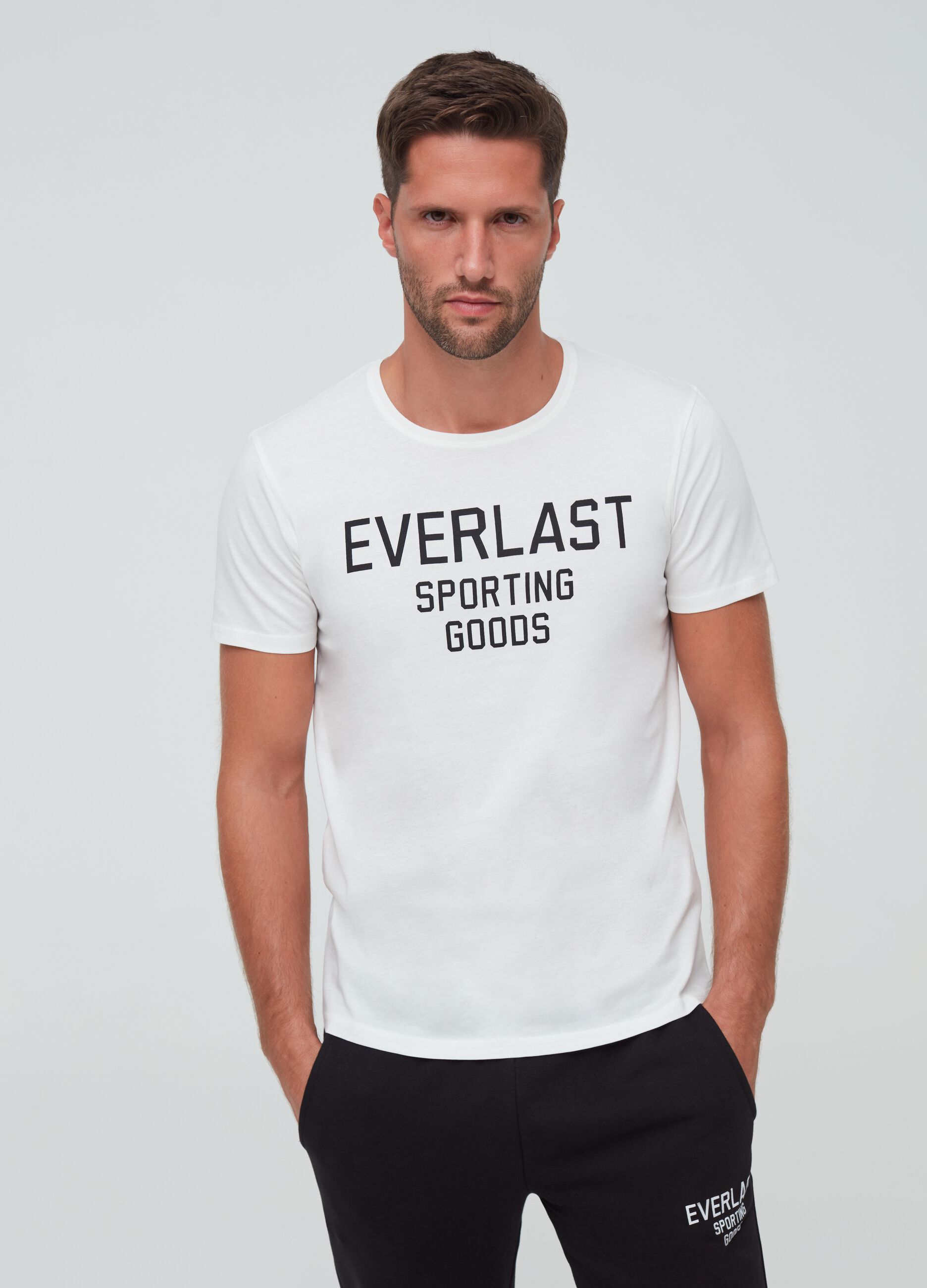 100% cotton T-shirt with Everlast print