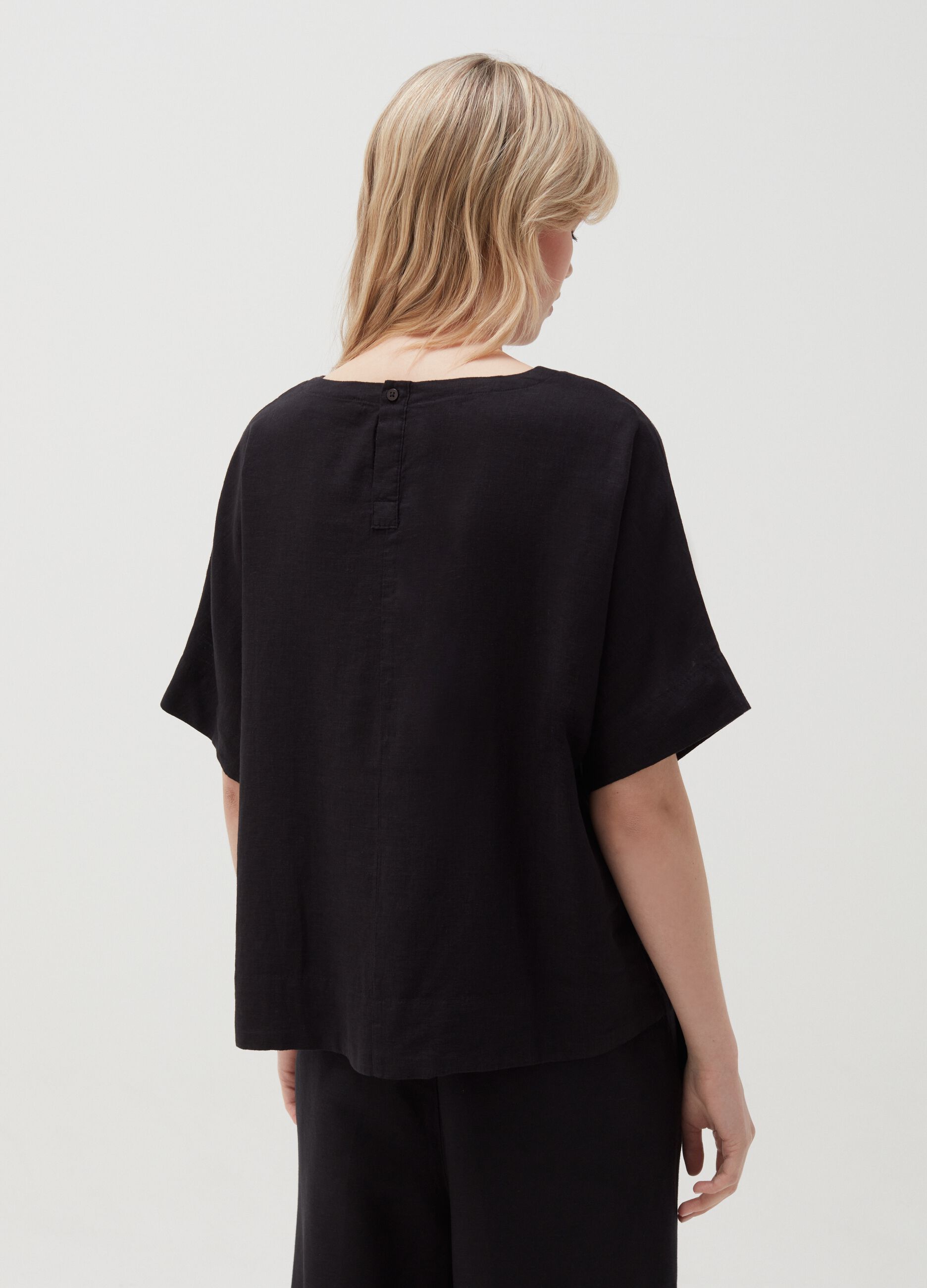 Viscose and linen blouse with kimono sleeves