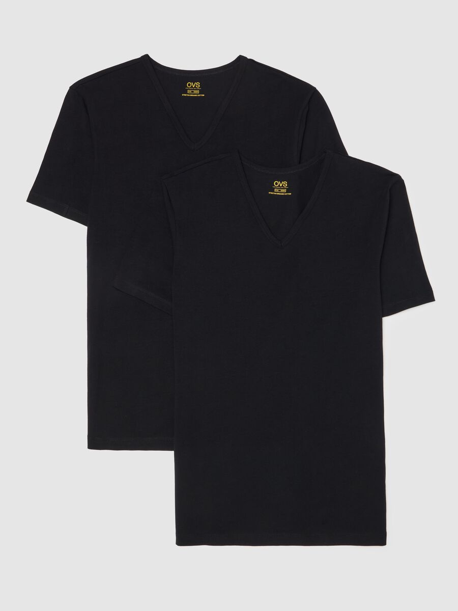 Two-pack organic cotton undershirts with V neck_4